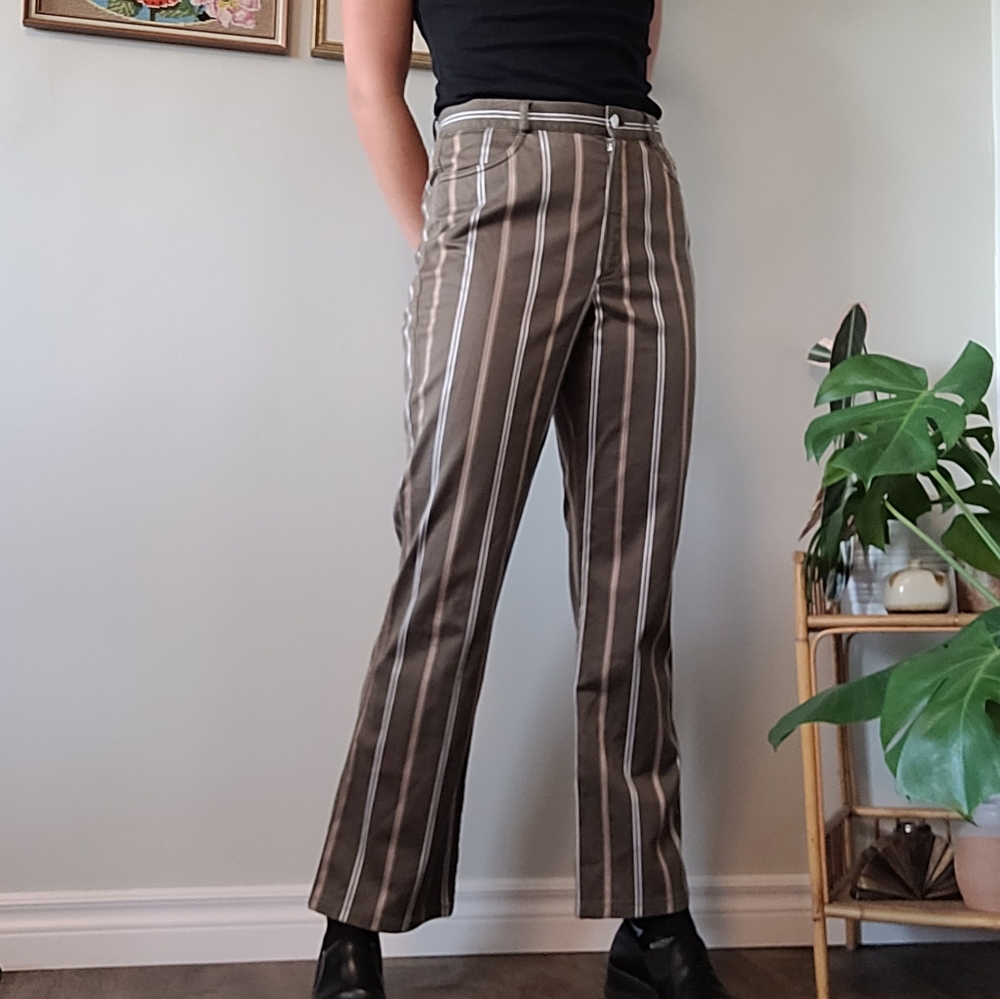 Striped High-Waist Women’s Jeans — Brown/White - Picture 6 of 9